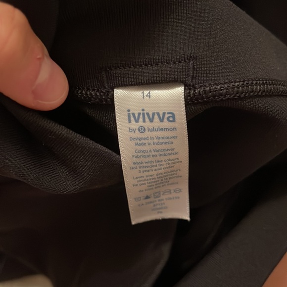 ivivva leggings mesh parts from the knee down SIZE 14 kids right under womens XS - Picture 3 of 3
